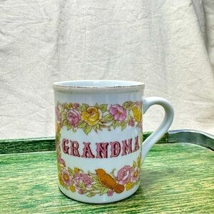 🌸 Vintage Floral 'GRANDMA' Mug 🌸